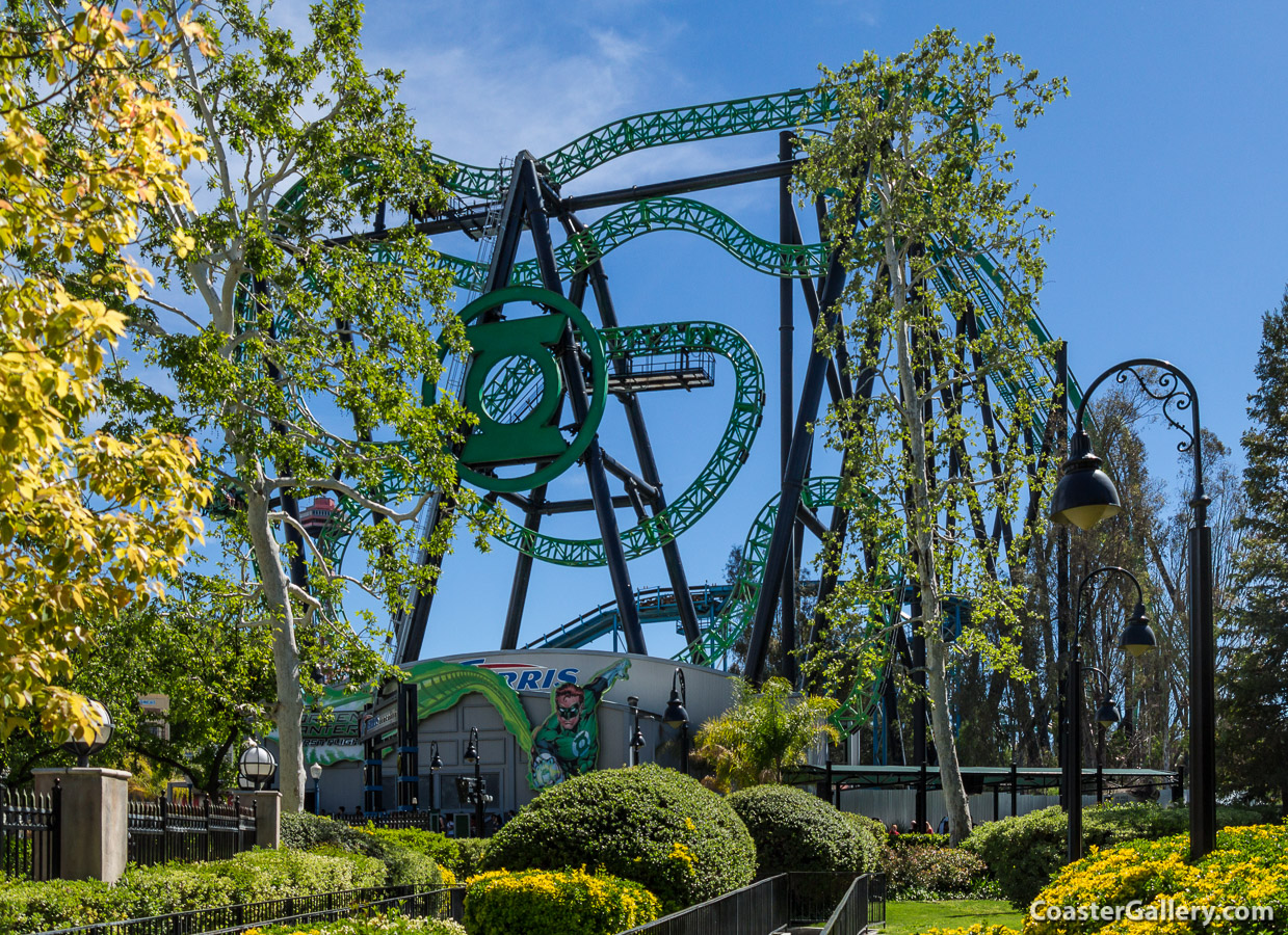 Delays on the Green Lantern: First Flight coaster