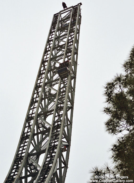 Superman The Escape tower at Magic Mountain