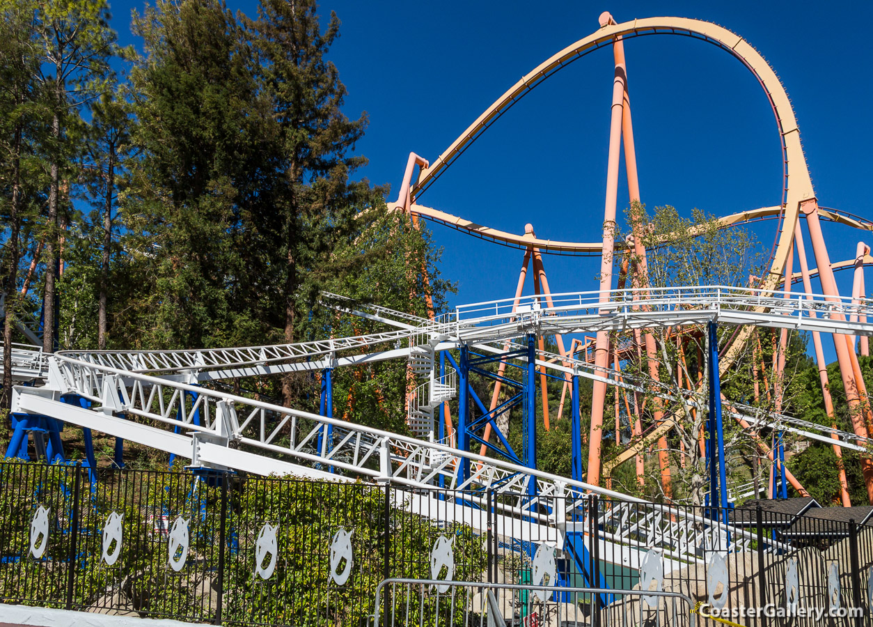 Pictures of the Tatsu flying coaster at Six Flags Magic Mountain