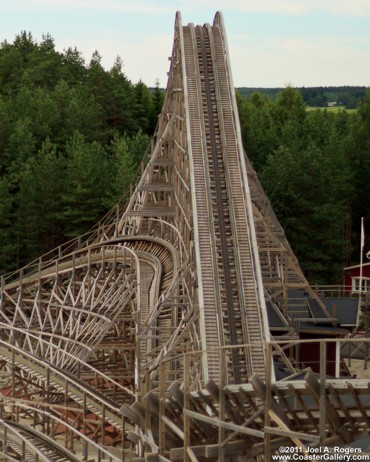 Chain lift on the Thunderbird roller coaster in Finland
