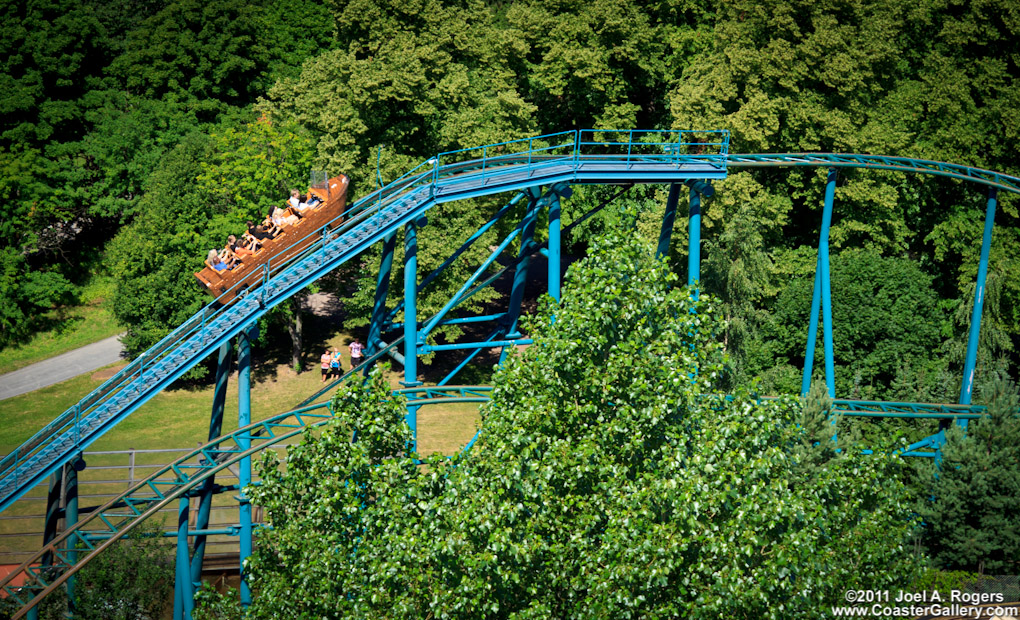 Looking down on a hybrid roller coaster 
