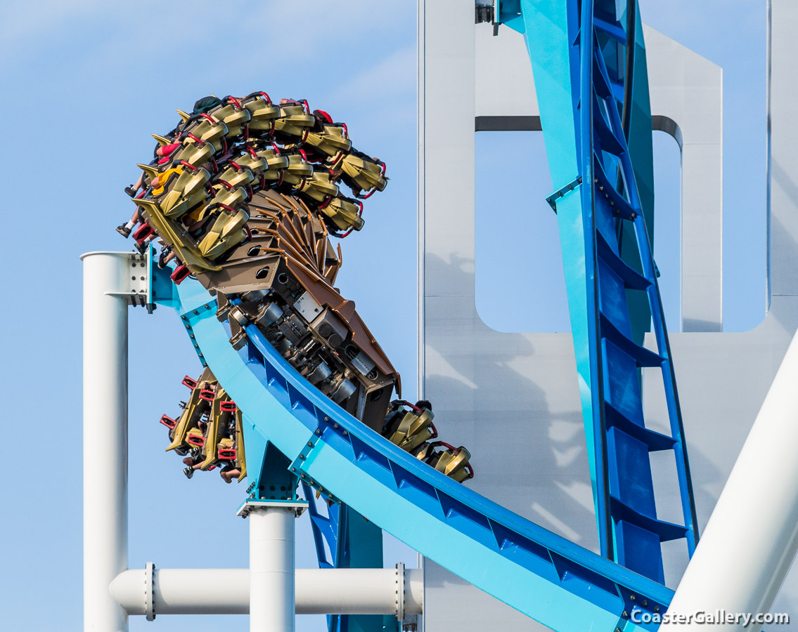 Pictures of the scary GateKeeper wing coaster in Sandusky, Ohio