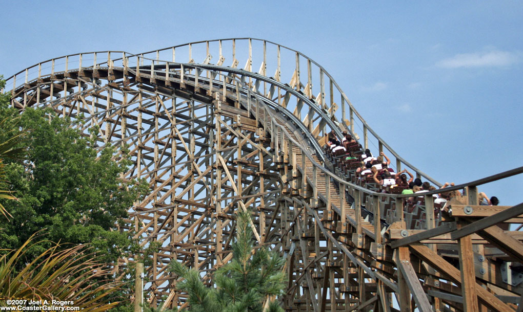 El Toro wooden roller coaster