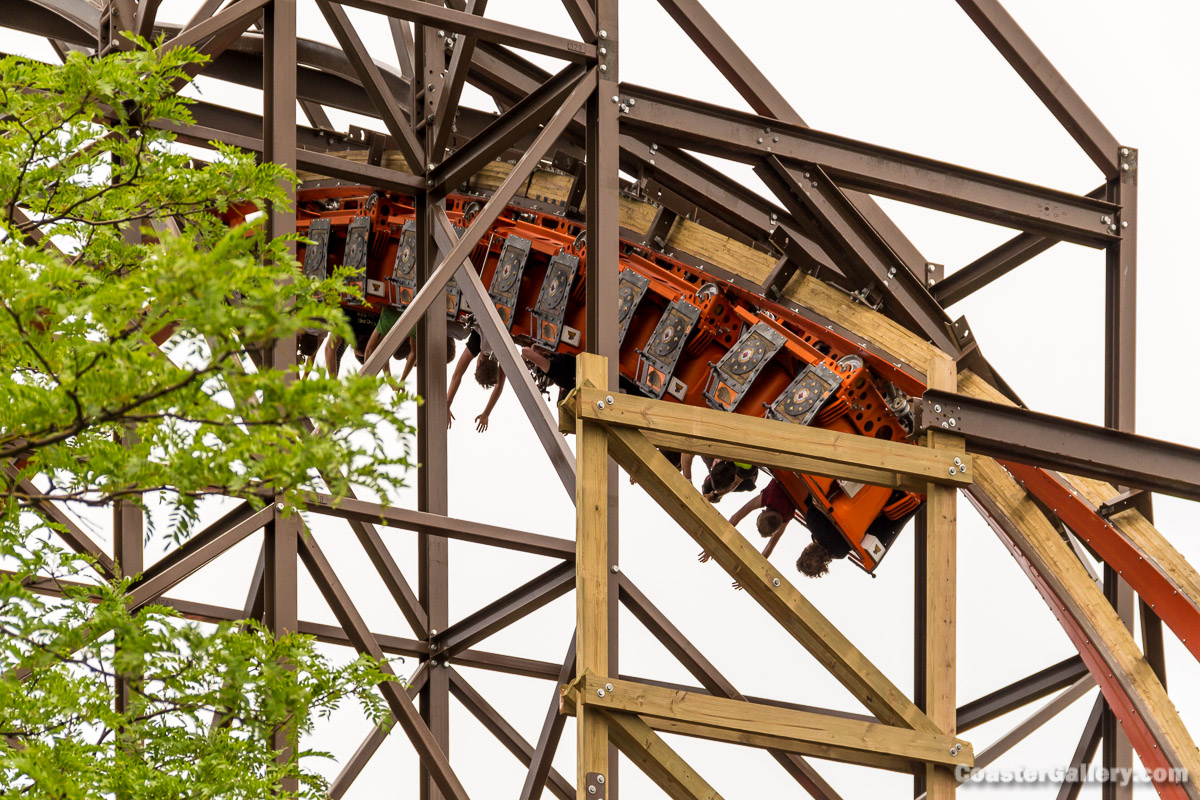 Is this a wood or a steel coaster?