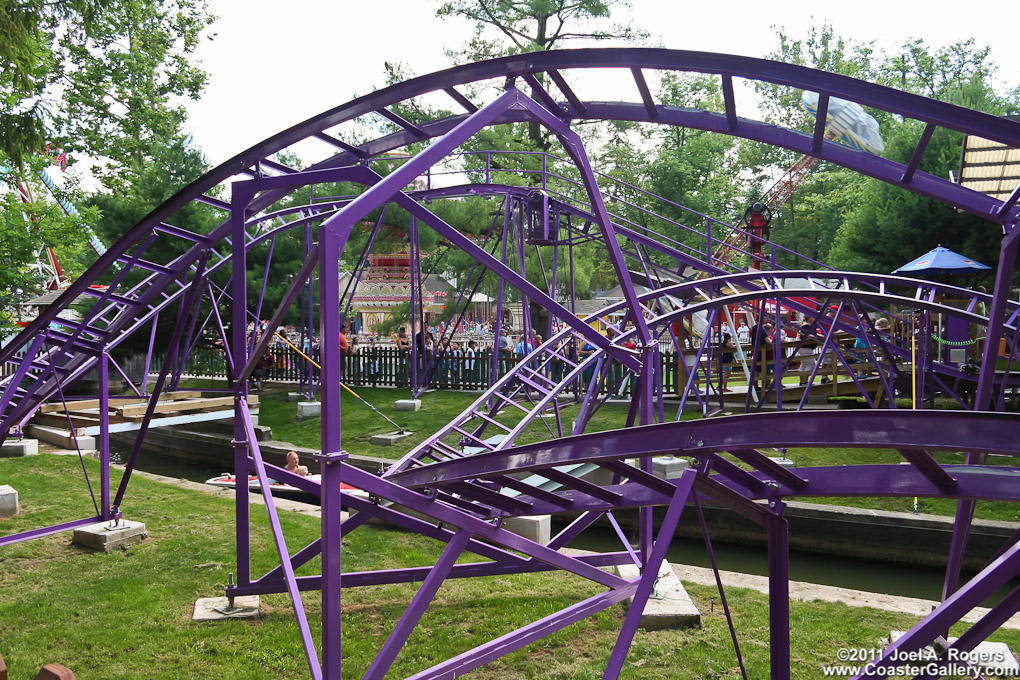 Kozmo's Kurves kiddie coaster built by Miler Coaster Company