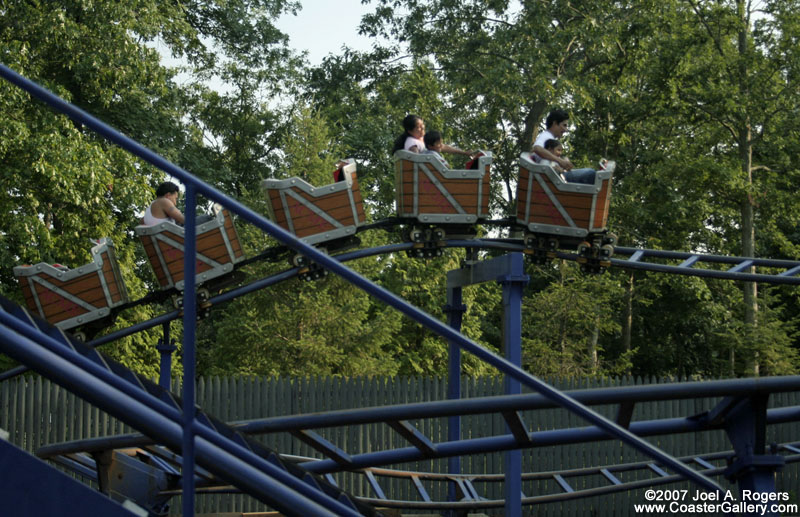 Road Runner Railway roller coaster