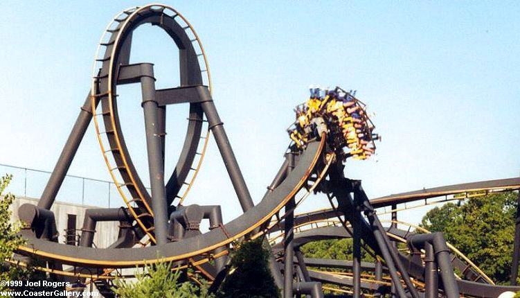 Pictures of the B&M flatspin inversion on the Batman caosters
