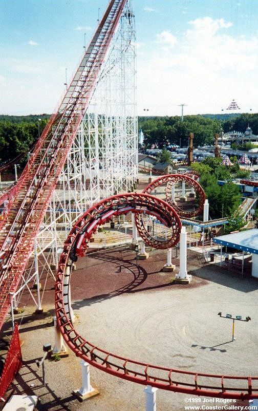 Great American Scream Machine's lift hill and corkscrew loops