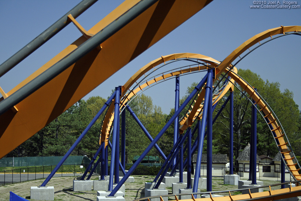 Roller coaster formerly known as Batman: Knight Flight and Dominator