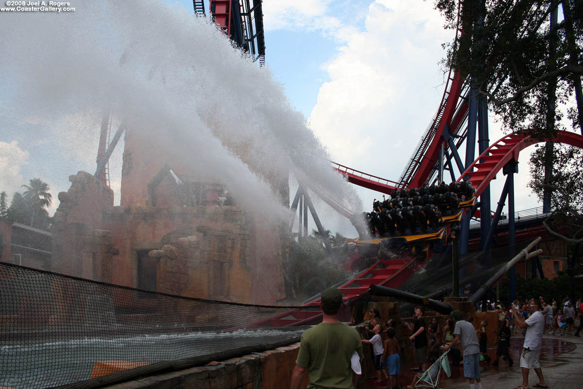 Water feature on the SheiKra roller coaster