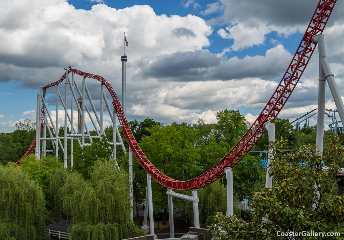 Kissing Tower at Hersheypark