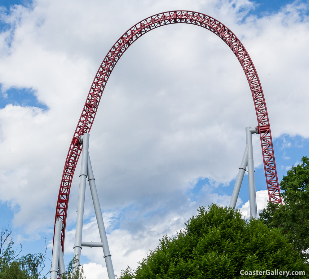 Top Hat element on the Storm Runner roller coaster