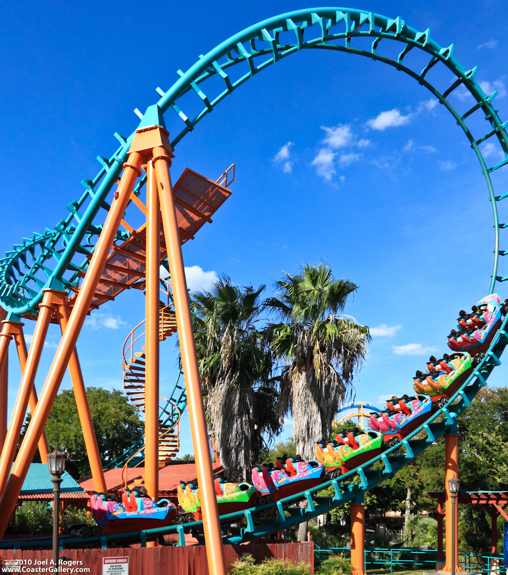 pictures of the Boomerang coaster at Six Flags