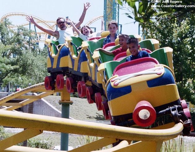 Der Rollschuhcoaster at Six Flags Fiesta Texas