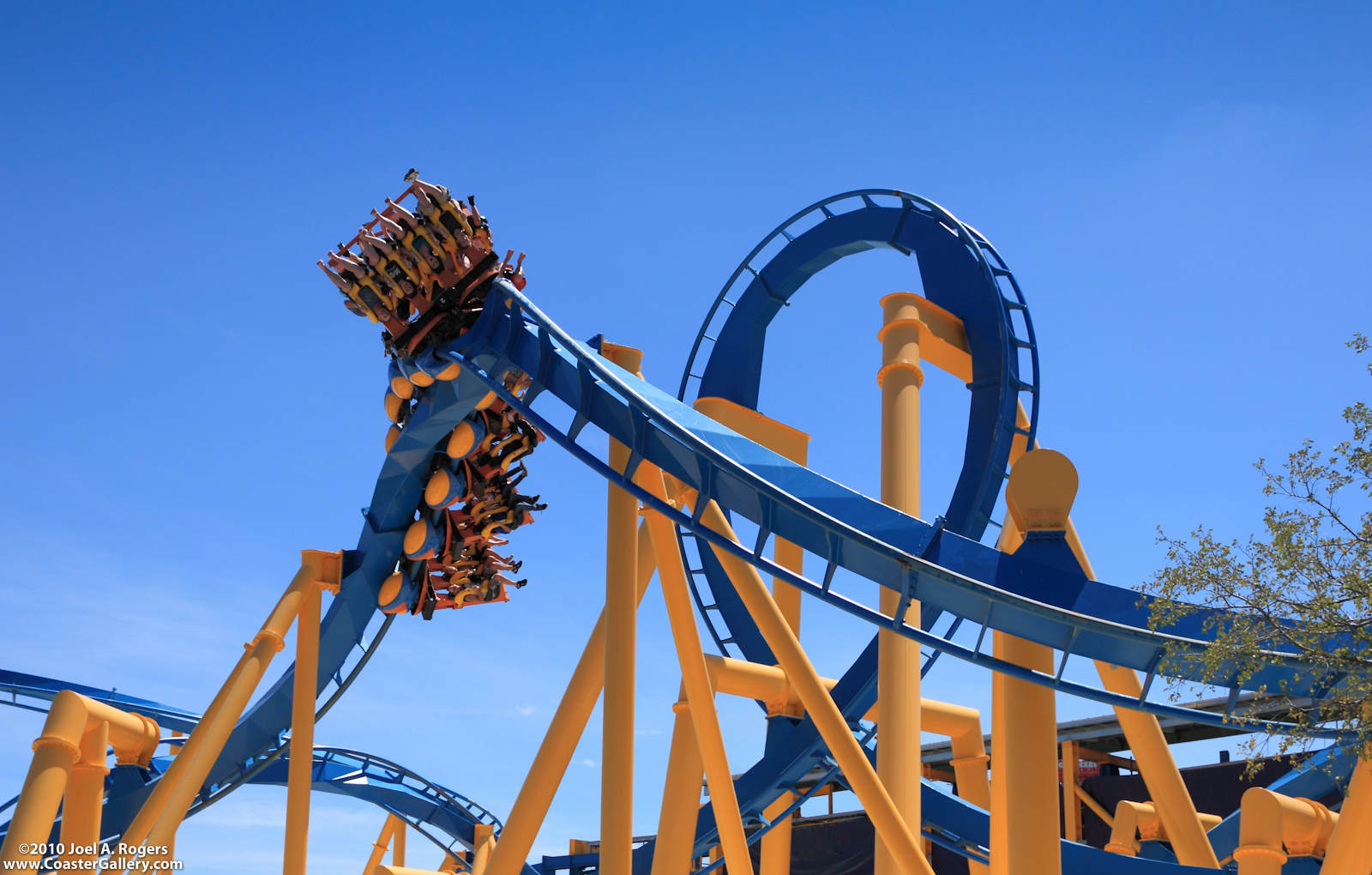 Goliath has the same layout as Batman The Ride