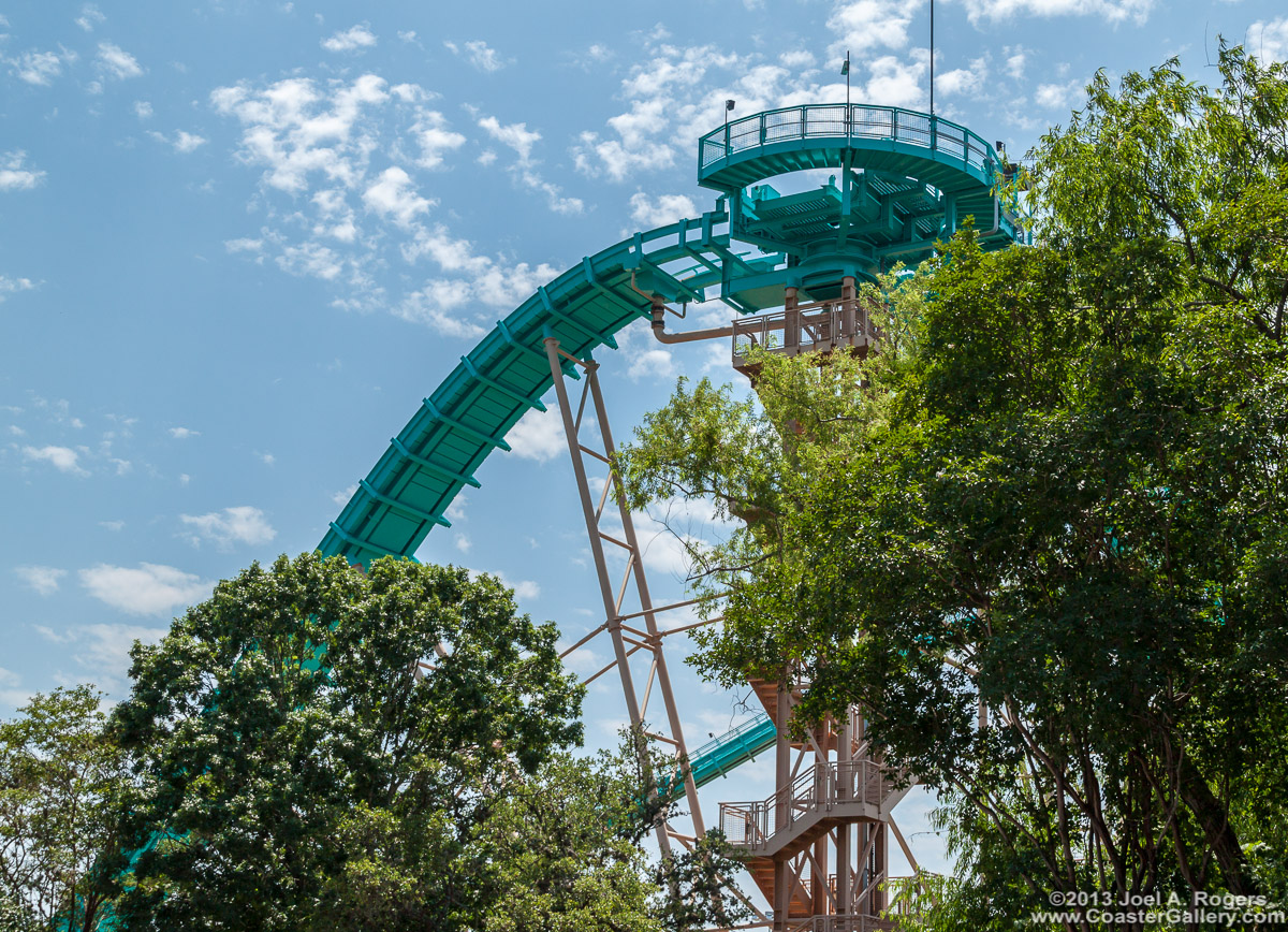 Turntables on the Journey to Atlantis water coaster