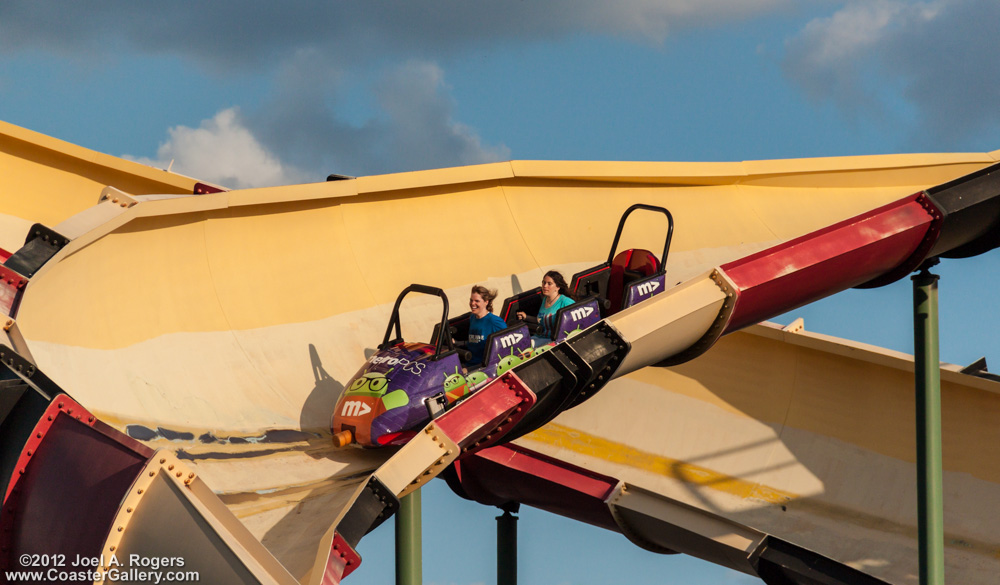 La Vibora bobsled roller coaster