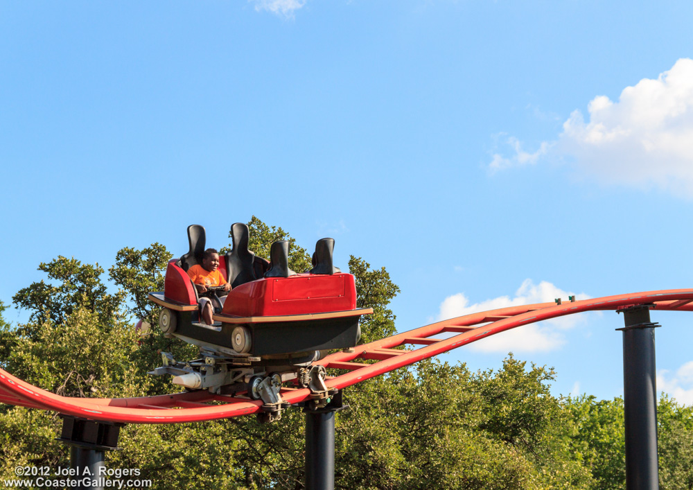 Pictures of a spinning roller coaster in Texas