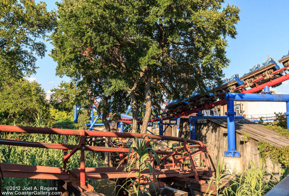 Roller coaster photography by CoasterGallery.com