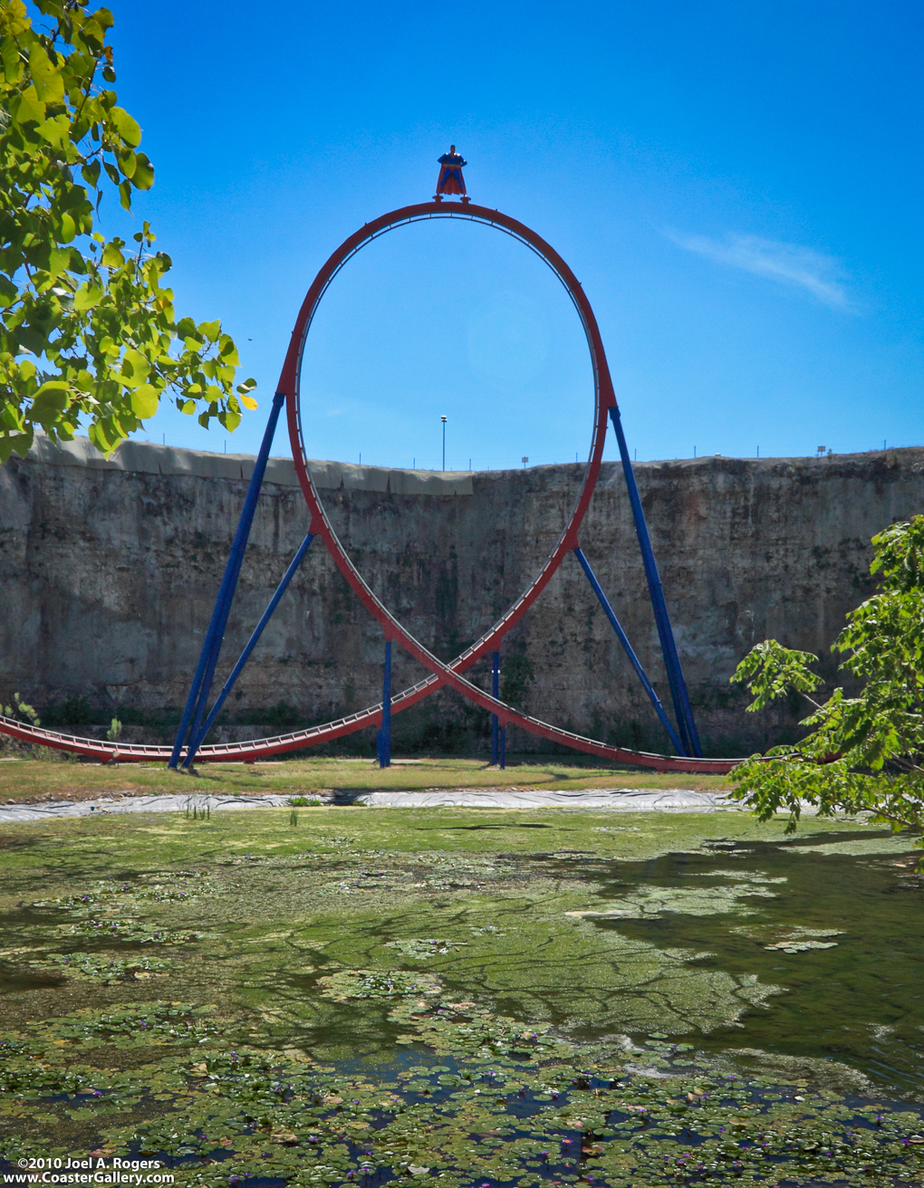 Floorless roller coaster built by Bollinger and Mabillard