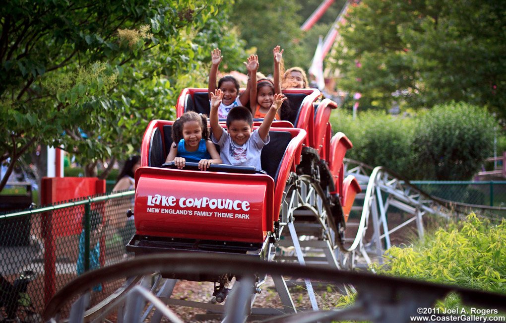 Pictures of a Kiddie Coaster at Lake Compounce amusement park