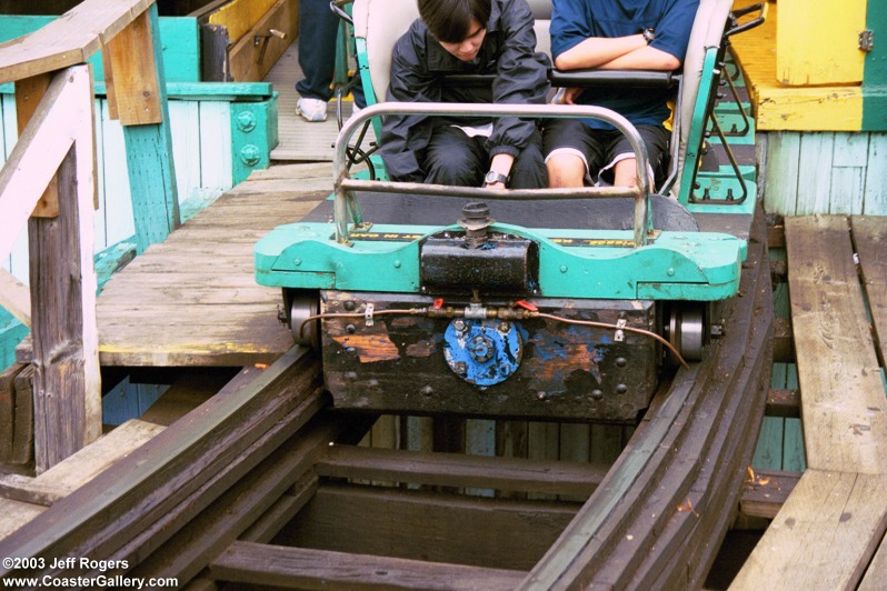 Self-oiling roller coaster