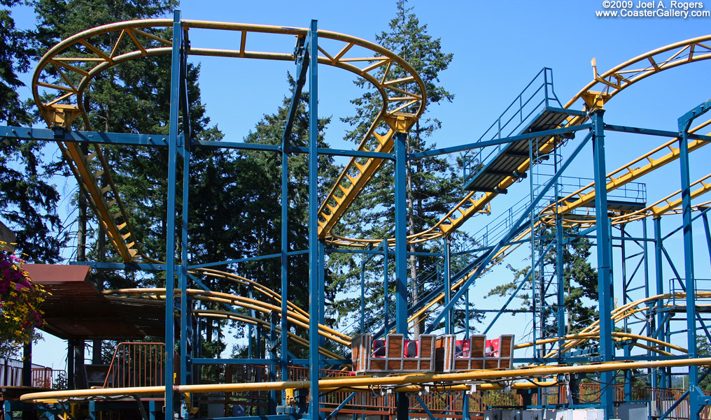 Zamperla Zig Zag - Wild Mouse coaster