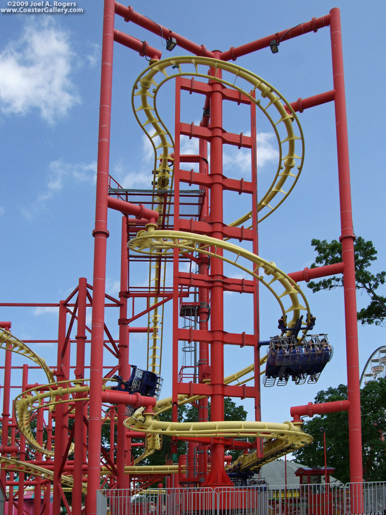 The twirling spiral lift hill