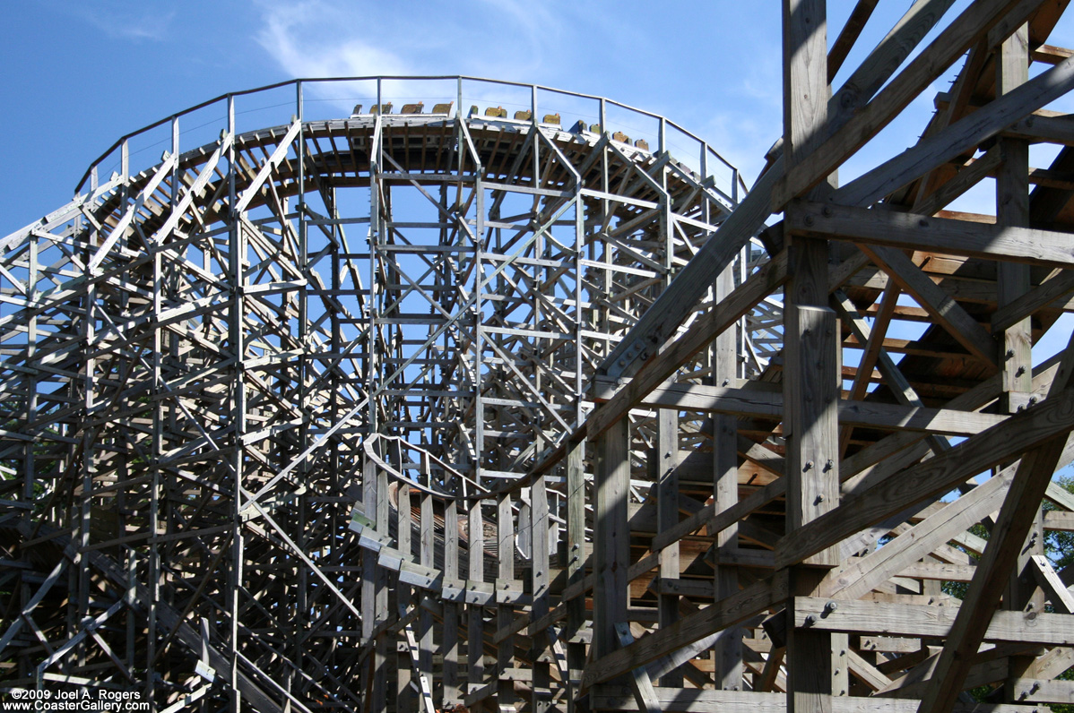 Superstructure of a roller coaster