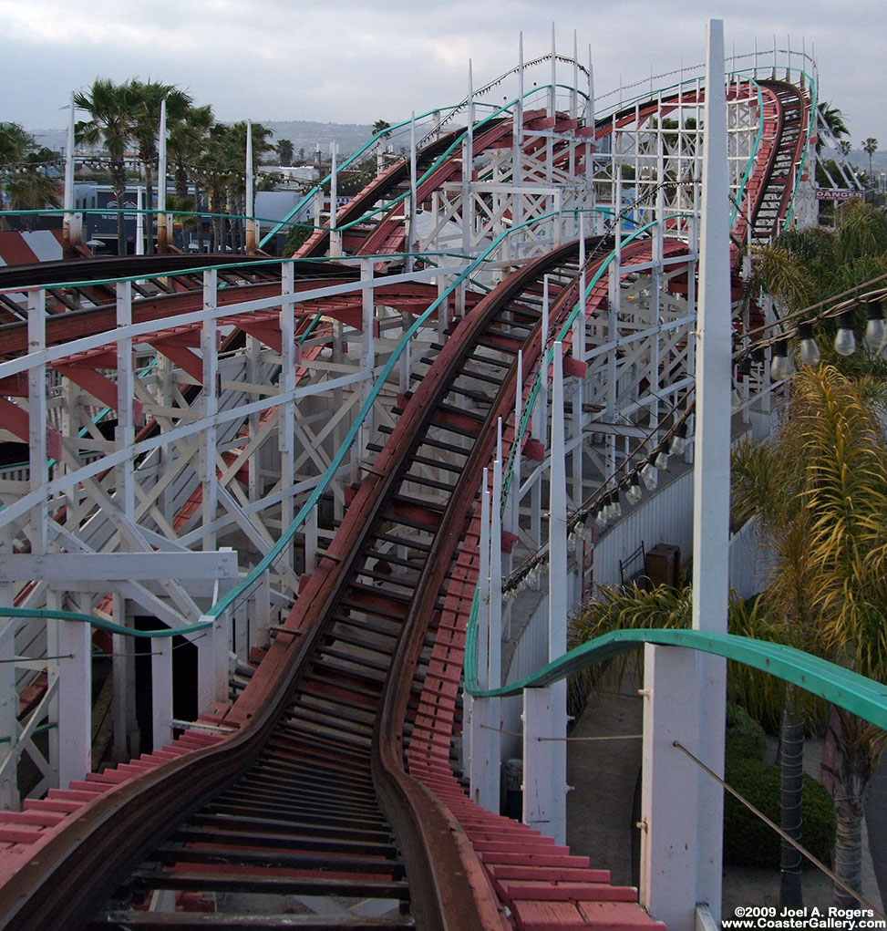 Roller coaster located on the Pacific Ocean
