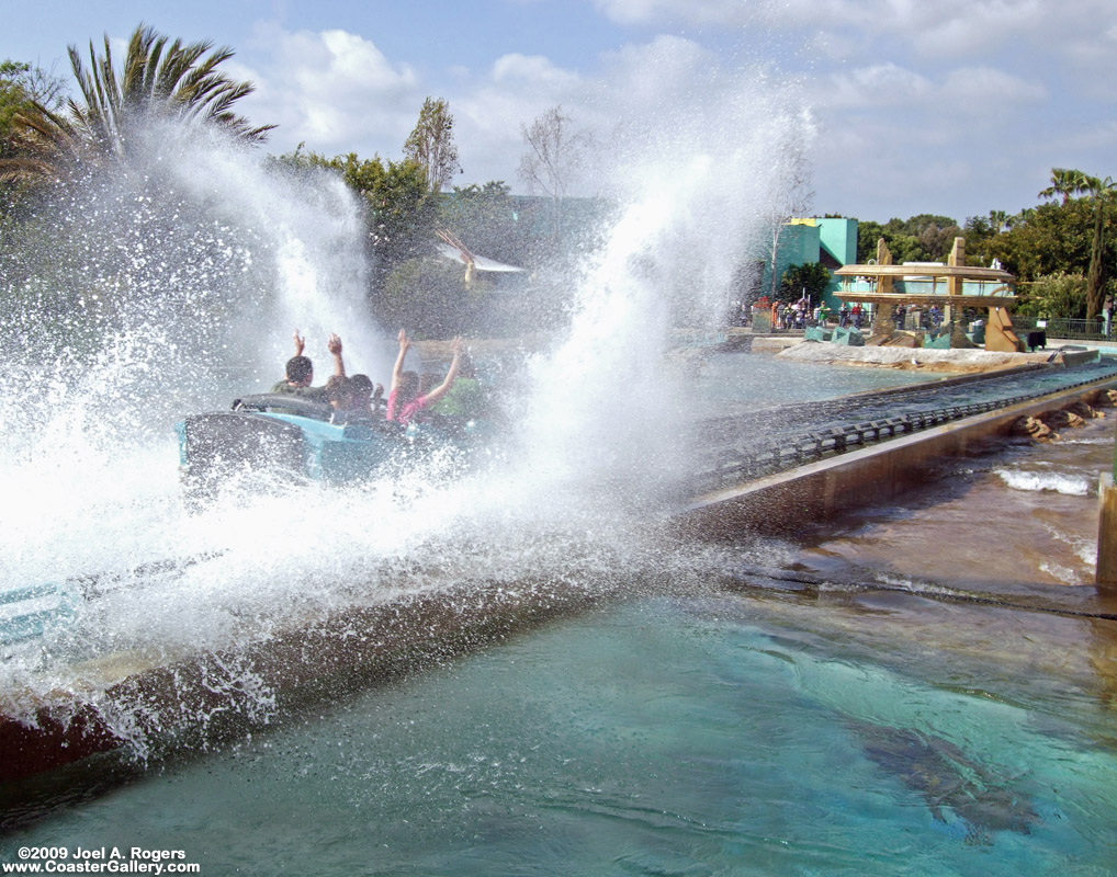 Splashdown on Journey to Atlantis