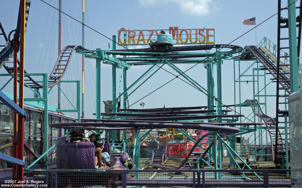 Reverchon spinning roller coaster.