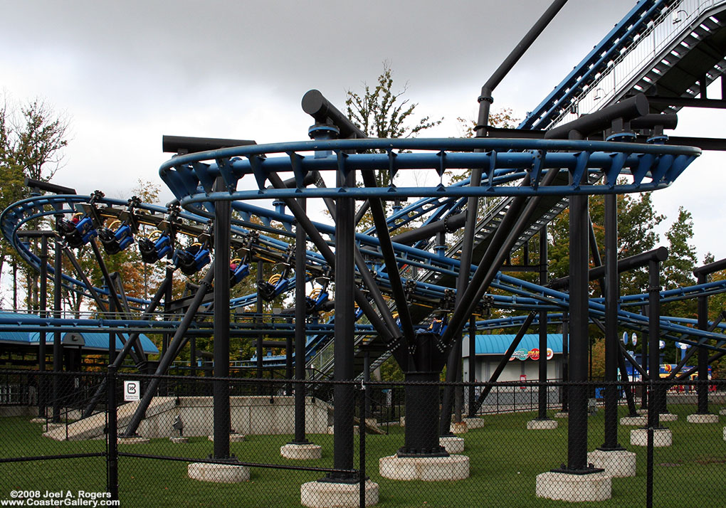 More details and pictures of Vekoma Suspended Family Coasters (SFC)
