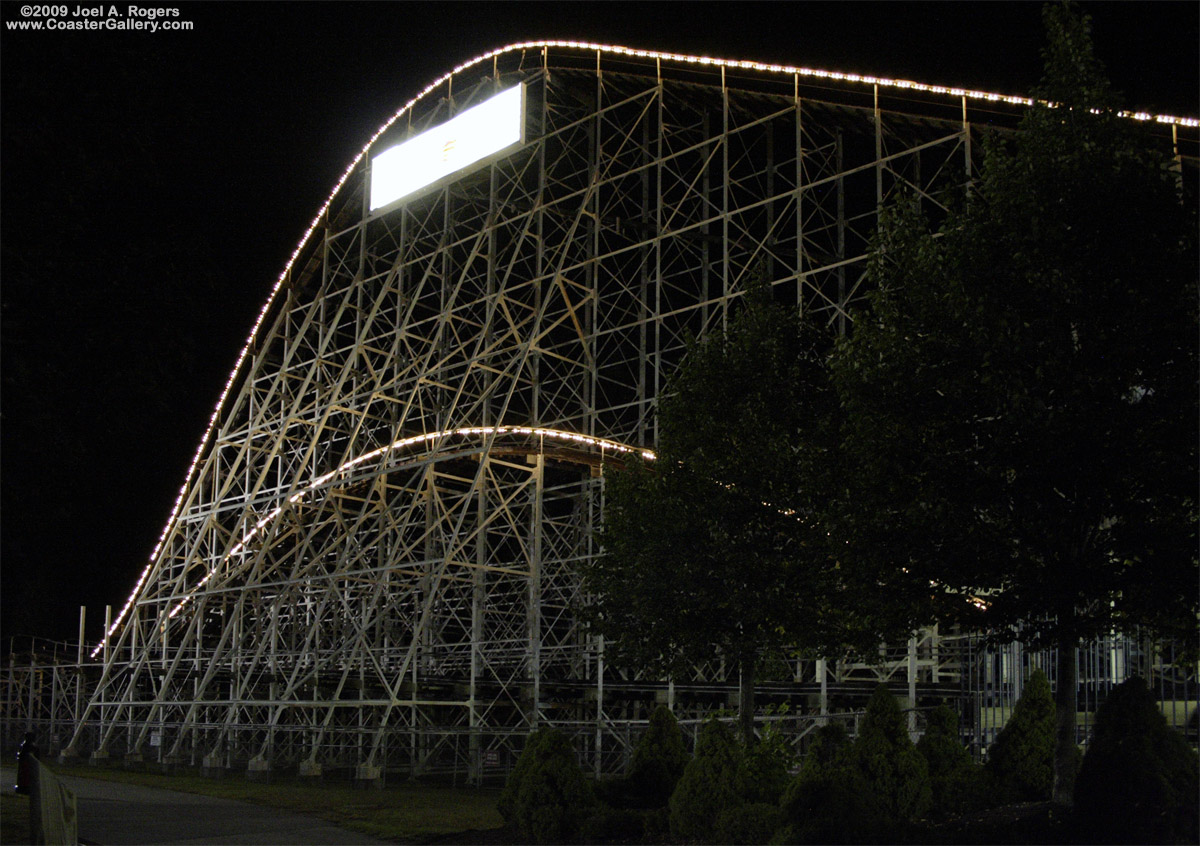 Comet's lift hill