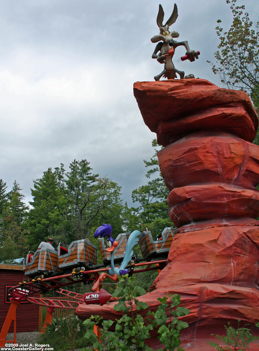 Coyote, Road Runner and a roller coaster