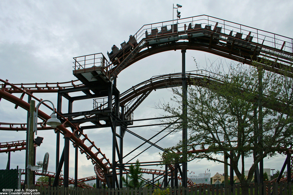 Side-by-side chain lifts on the Iron Horse roller coaster