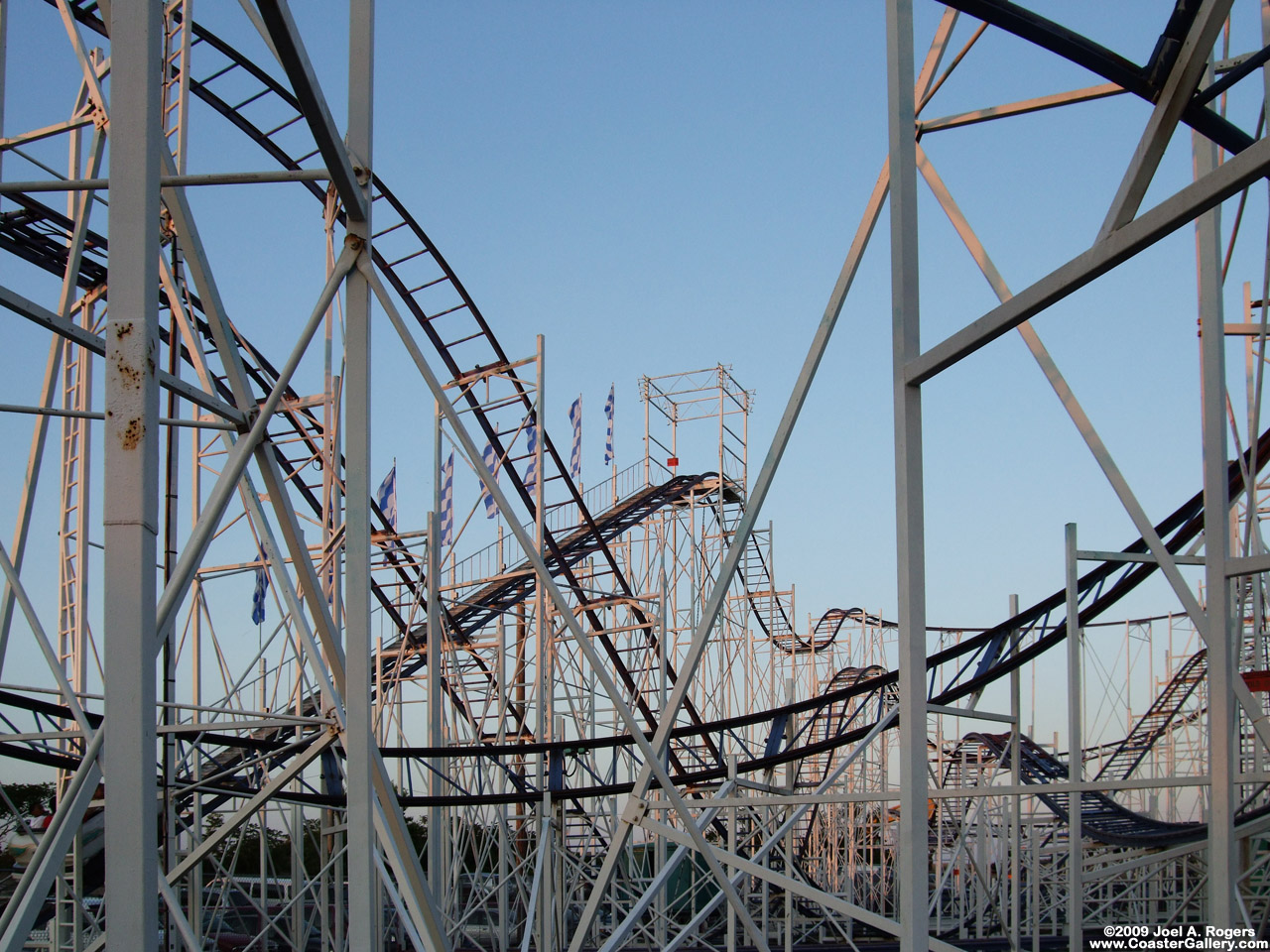 Dense cluster of supports on a steel coaster