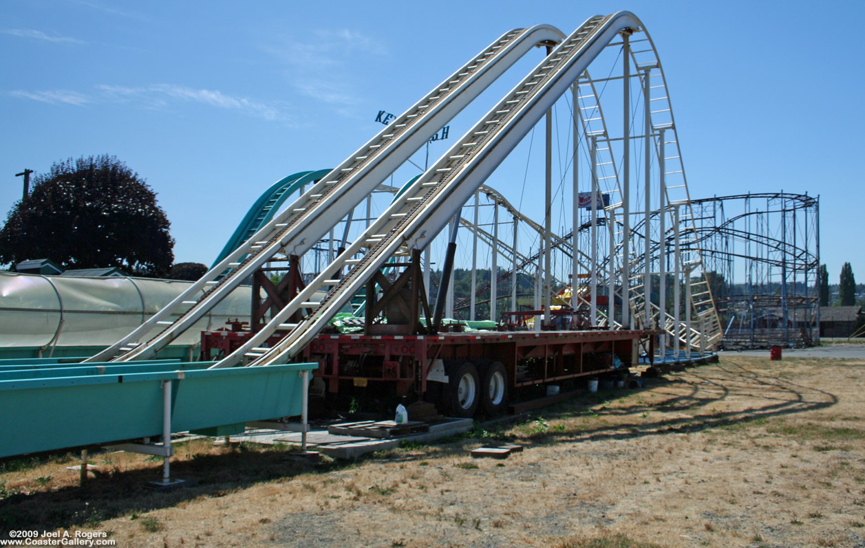 Twin lift hills on big rig trailers