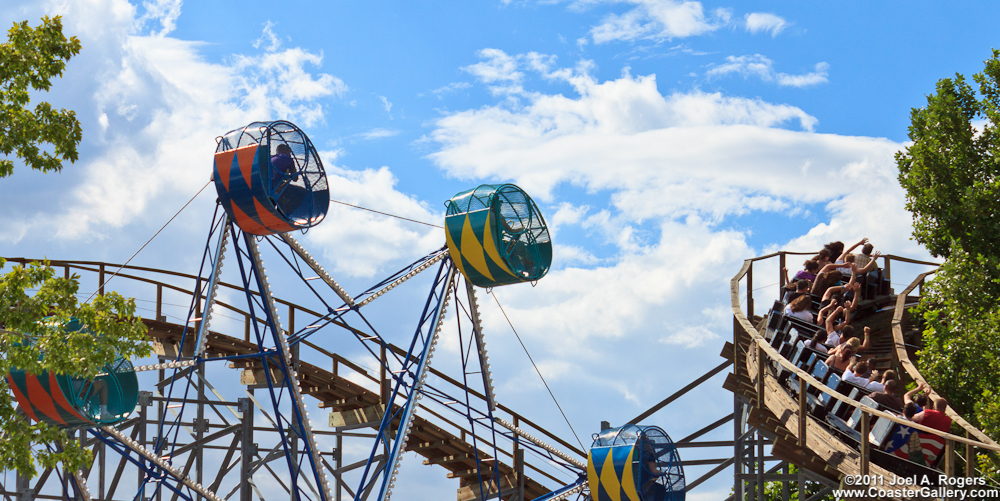 Old fashioned Ferris Wheel called Rock-O-Plane