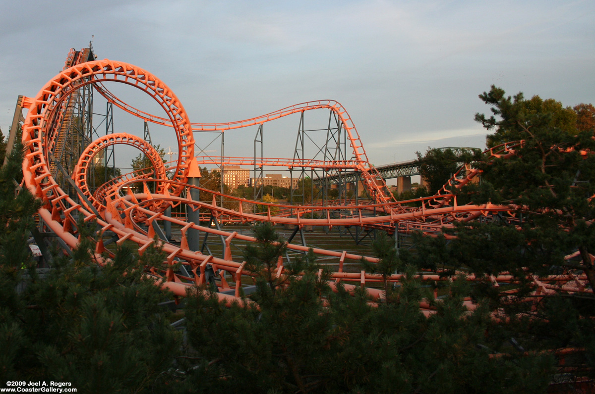 Layout of the Super Menage roller coaster