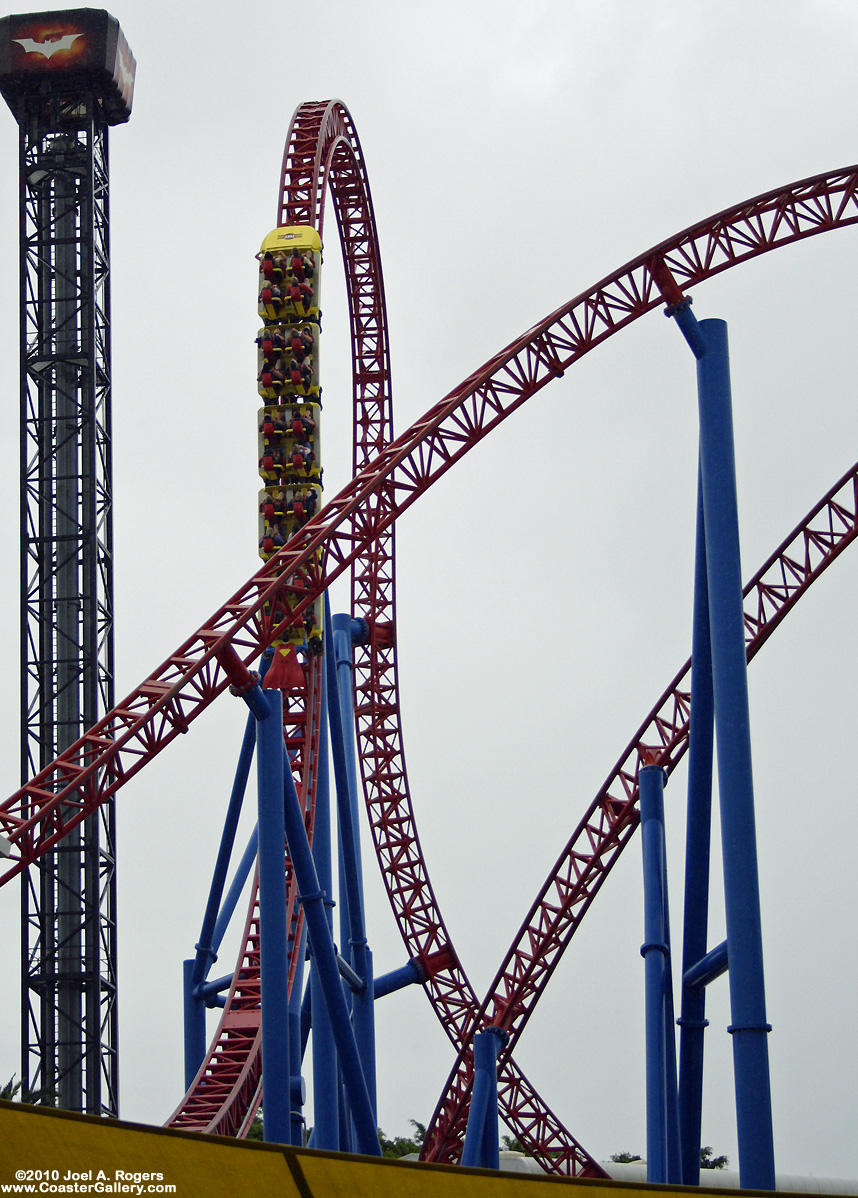 Superman Escape roller coaster going straight up the Top Hat hill