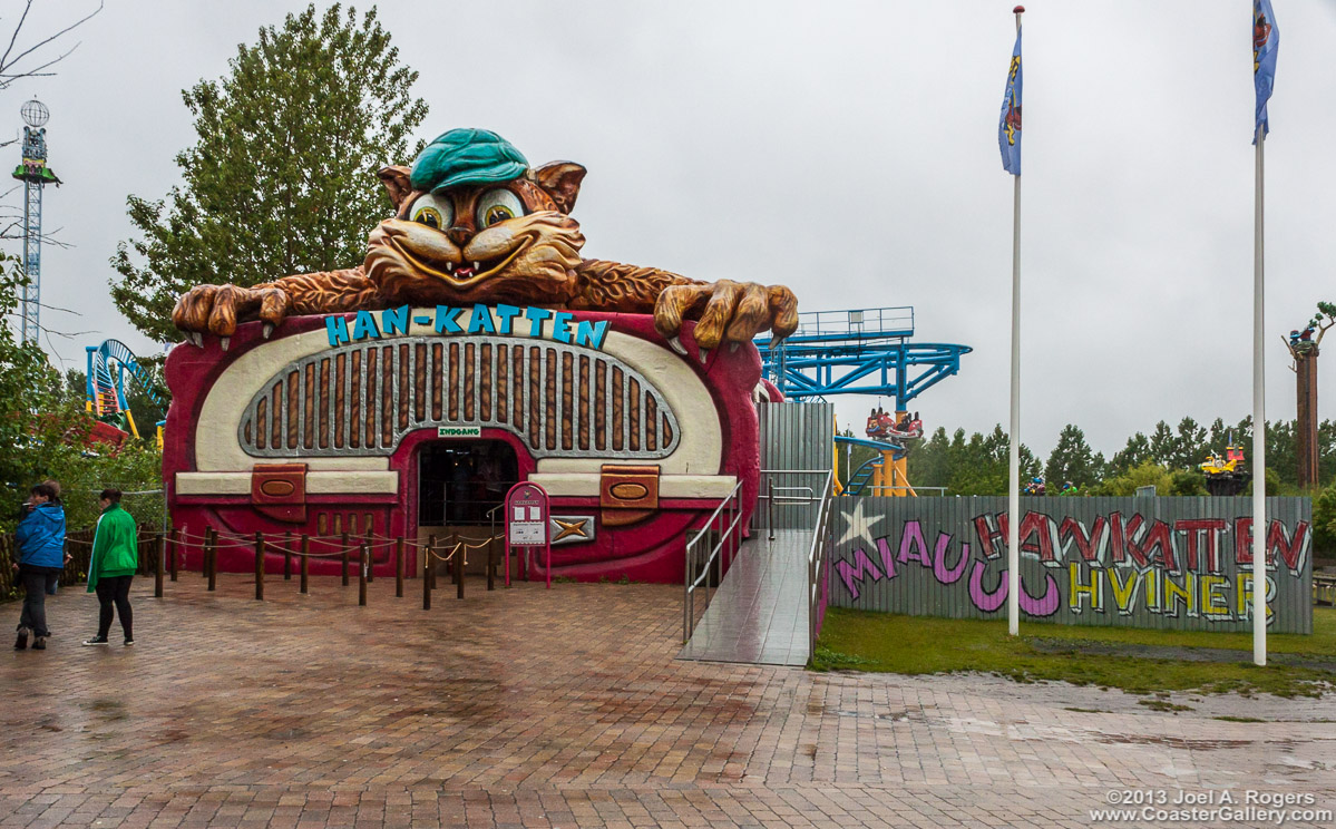 Pictures of The Stud - Male Cat roller coaster at BonBon Land