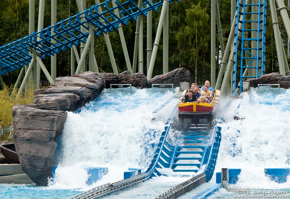 CoasterGallery.com - Your source for roller coaster pictures and videos