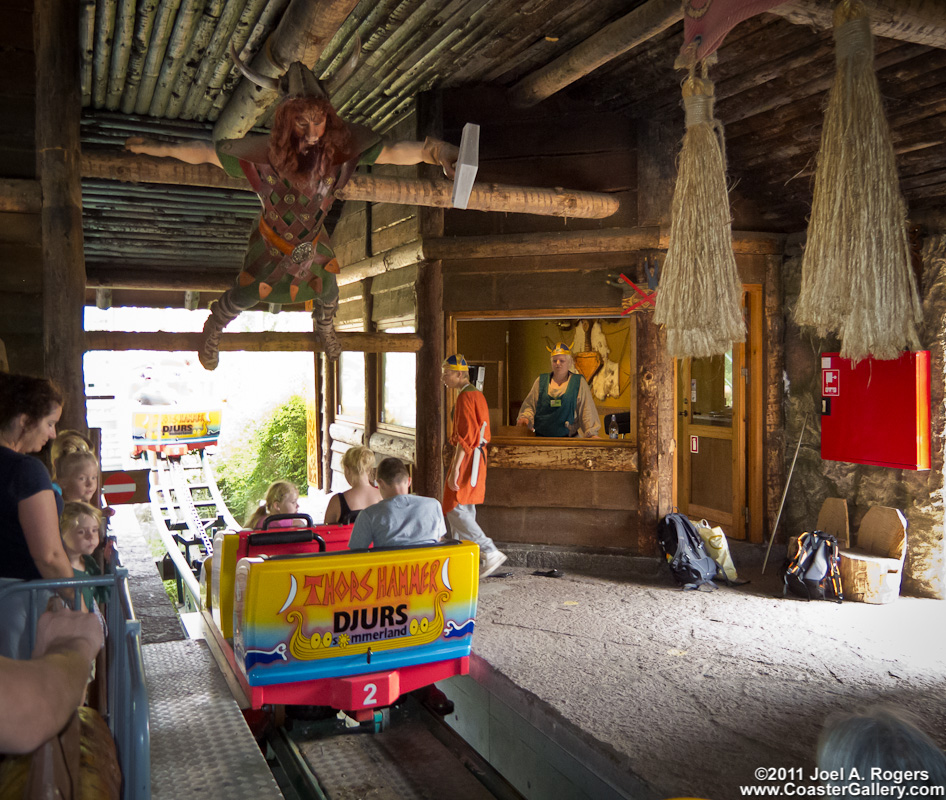 Roller coaster theme and decorations