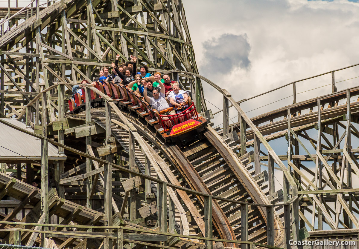 Kentucky Rumbler's 24-passenger coaster train