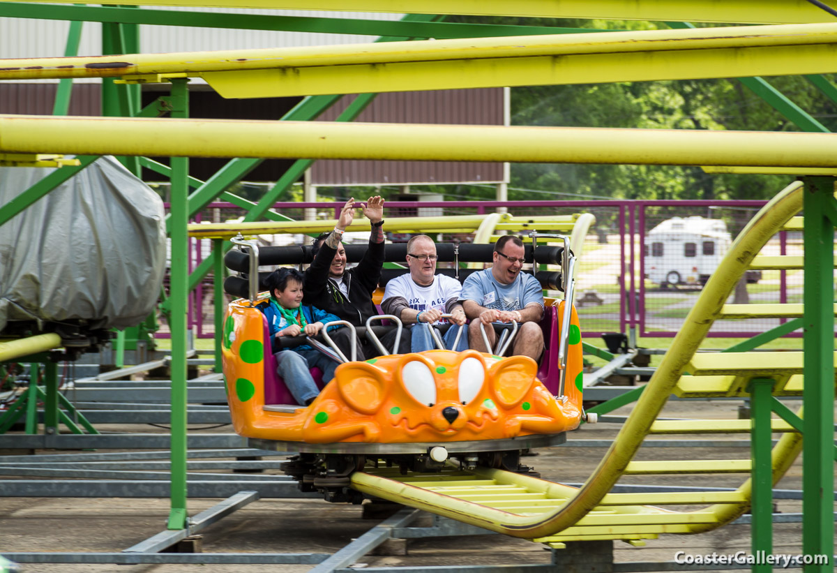 Spinning Wild Mouse roller coaster