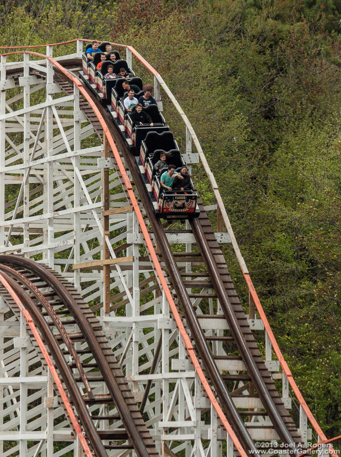 Yankee Cannonball roller coaster