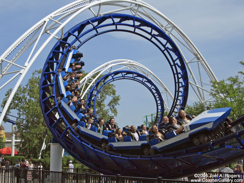 The world's first coaster with corkscrew and vertical loops