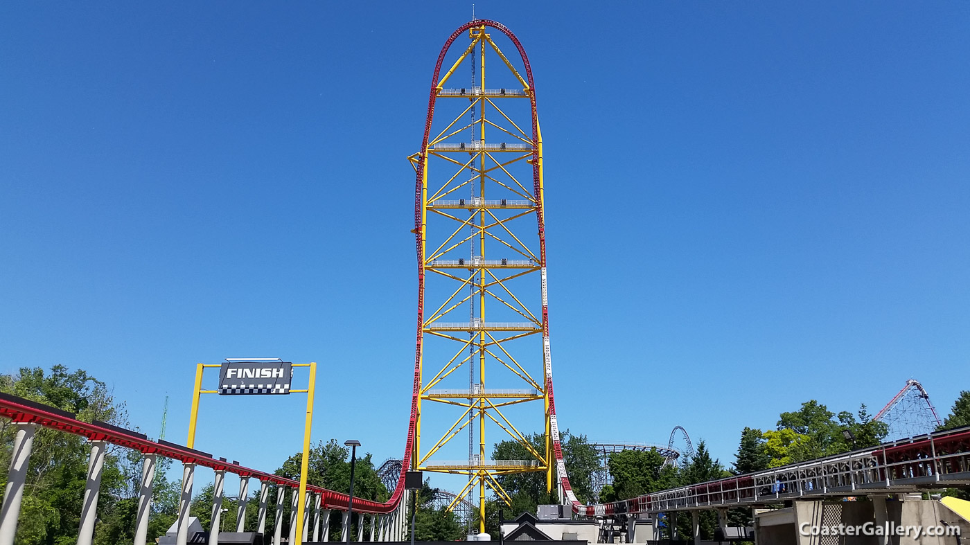 Top Thrill Dragster and Kingda Ka - Accelerator Coasters built by Intamin