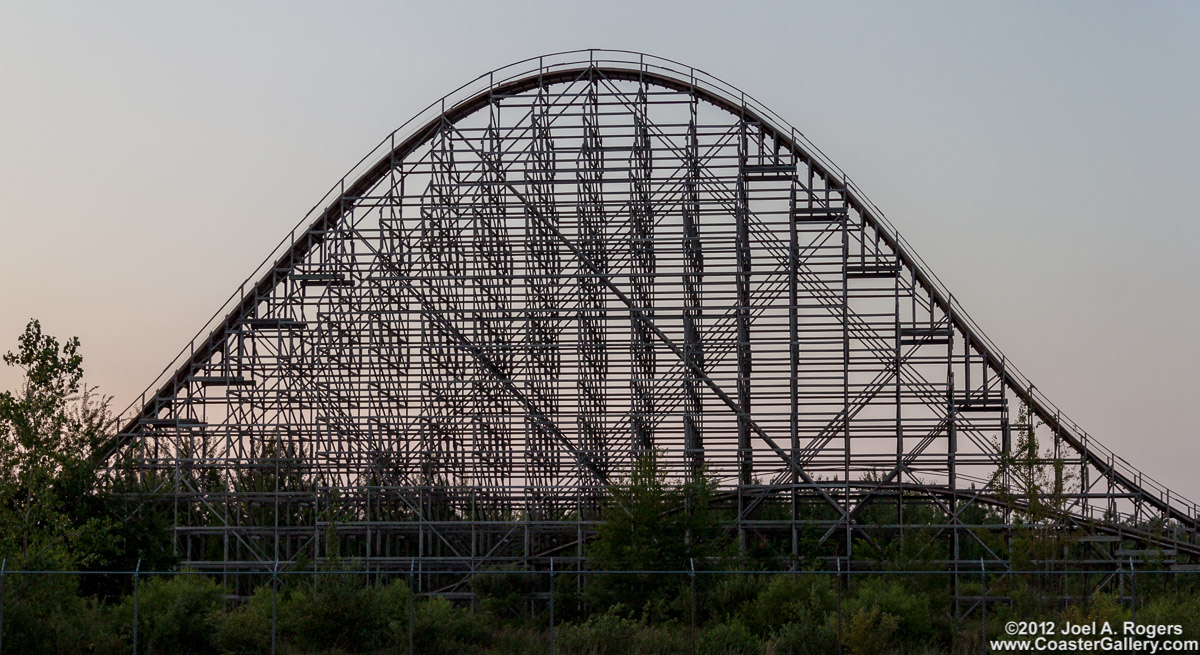 I am fascinated by the beautiful latticework of Shivering Timbers's supports.